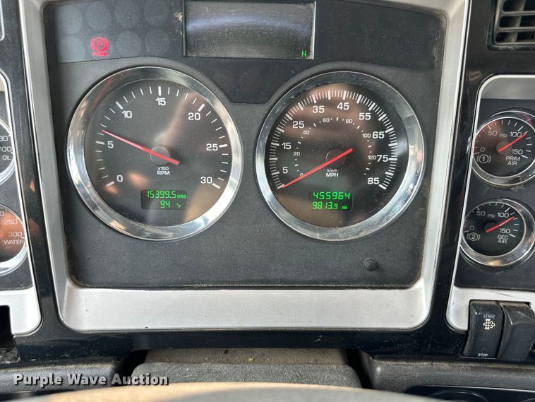 image for item EJ6410 2013 Kenworth  T660 semi truck