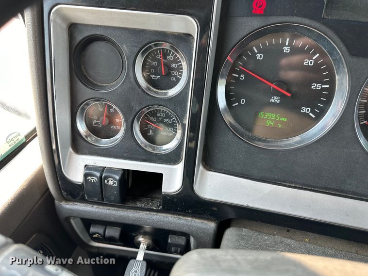 image for item EJ6410 2013 Kenworth  T660 semi truck