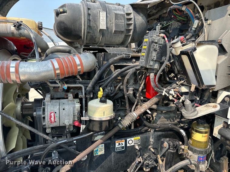 image for item EJ6410 2013 Kenworth  T660 semi truck