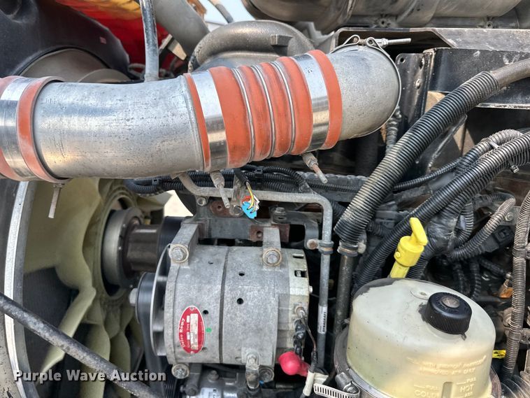 image for item EJ6410 2013 Kenworth  T660 semi truck