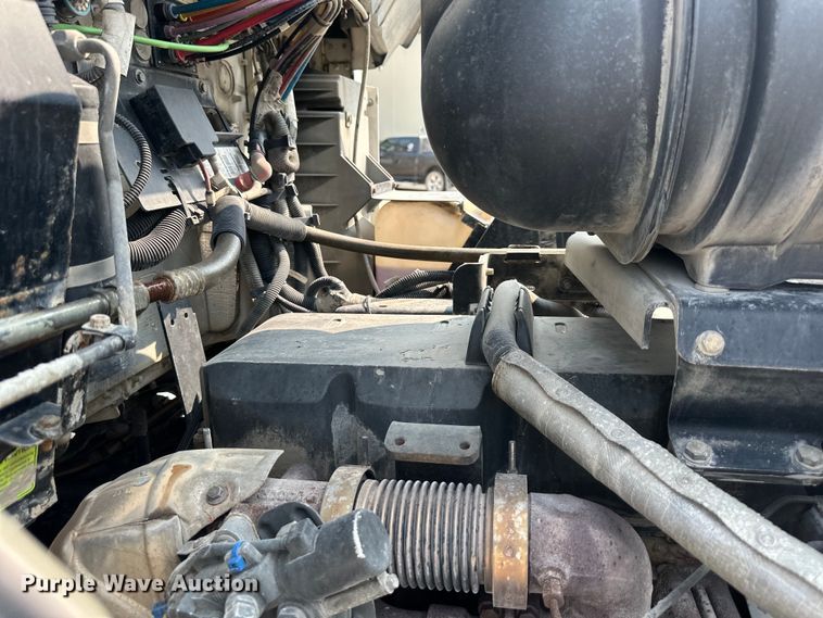 image for item EJ6410 2013 Kenworth  T660 semi truck