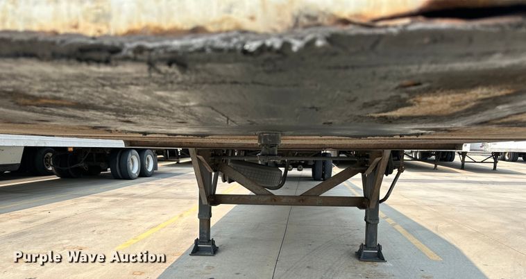 image for item EJ6413 1999 Fruehauf  dry van trailer