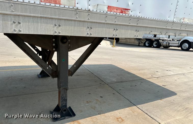 image for item EJ6413 1999 Fruehauf  dry van trailer