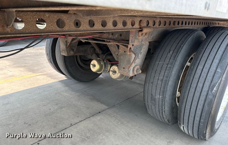 image for item EJ6413 1999 Fruehauf  dry van trailer