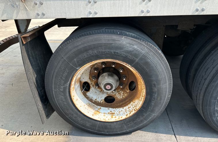 image for item EJ6413 1999 Fruehauf  dry van trailer