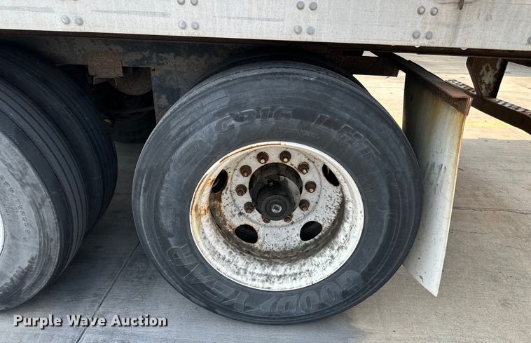 image for item EJ6413 1999 Fruehauf  dry van trailer