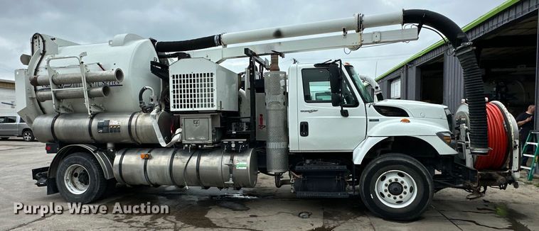 image for item EJ7040 2009 International  Workstar sewer jetter truck