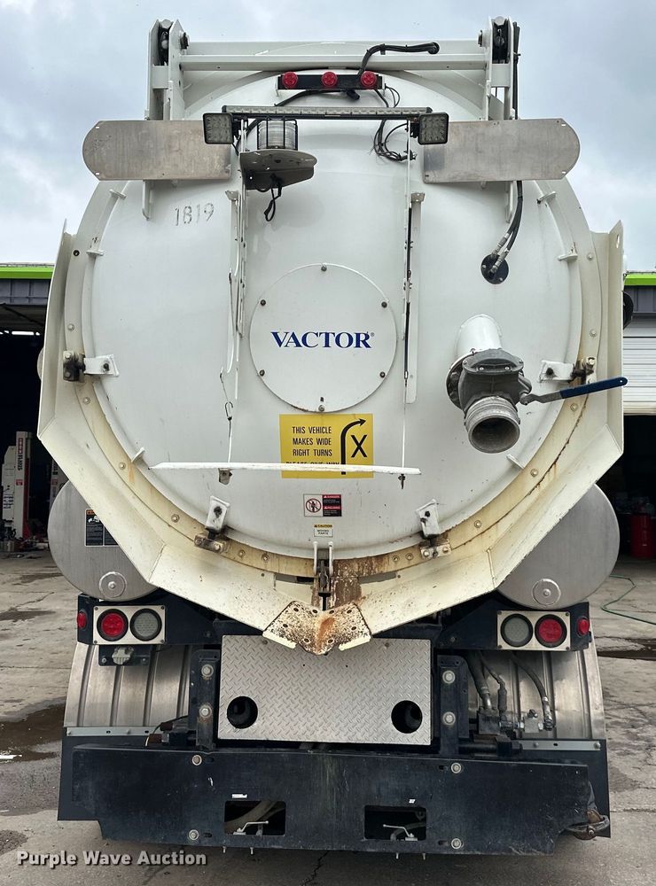 image for item EJ7040 2009 International  Workstar sewer jetter truck