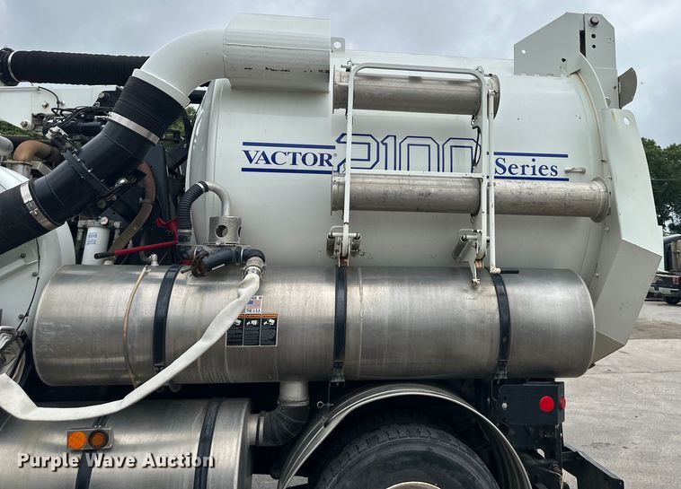 image for item EJ7040 2009 International  Workstar sewer jetter truck