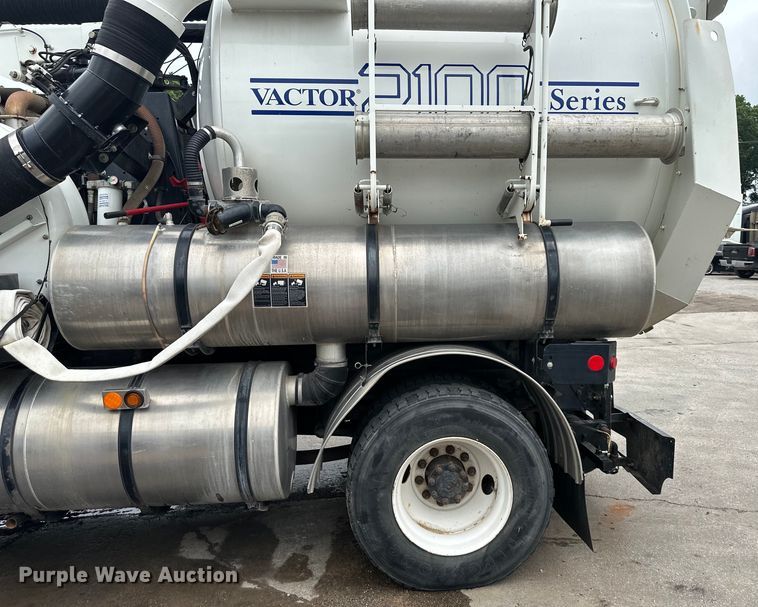 image for item EJ7040 2009 International  Workstar sewer jetter truck