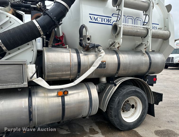 image for item EJ7040 2009 International  Workstar sewer jetter truck