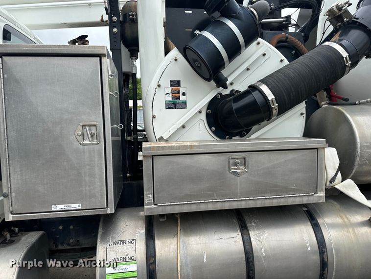 image for item EJ7040 2009 International  Workstar sewer jetter truck