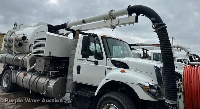 image for item EJ7040 2009 International  Workstar sewer jetter truck