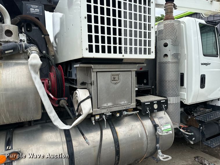 image for item EJ7040 2009 International  Workstar sewer jetter truck