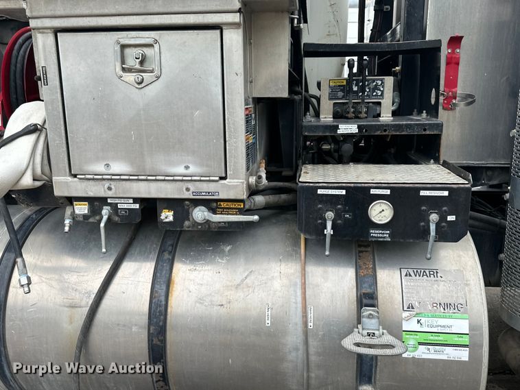 image for item EJ7040 2009 International  Workstar sewer jetter truck