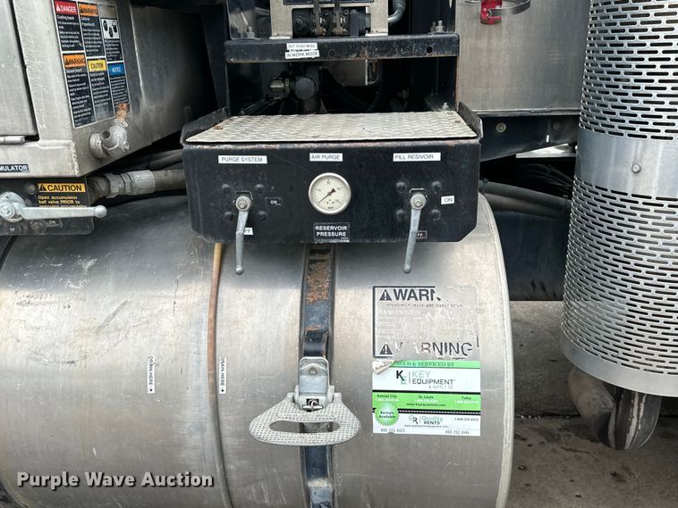 image for item EJ7040 2009 International  Workstar sewer jetter truck