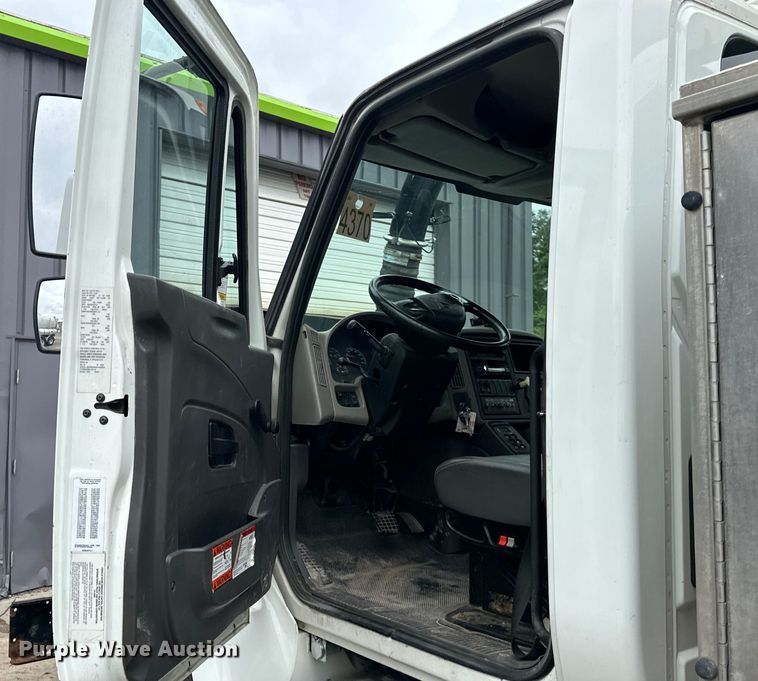 image for item EJ7040 2009 International  Workstar sewer jetter truck