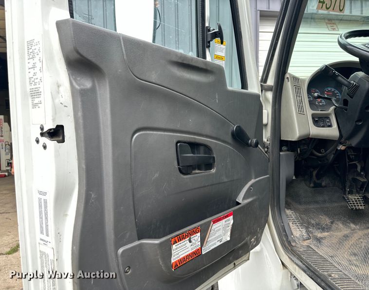 image for item EJ7040 2009 International  Workstar sewer jetter truck