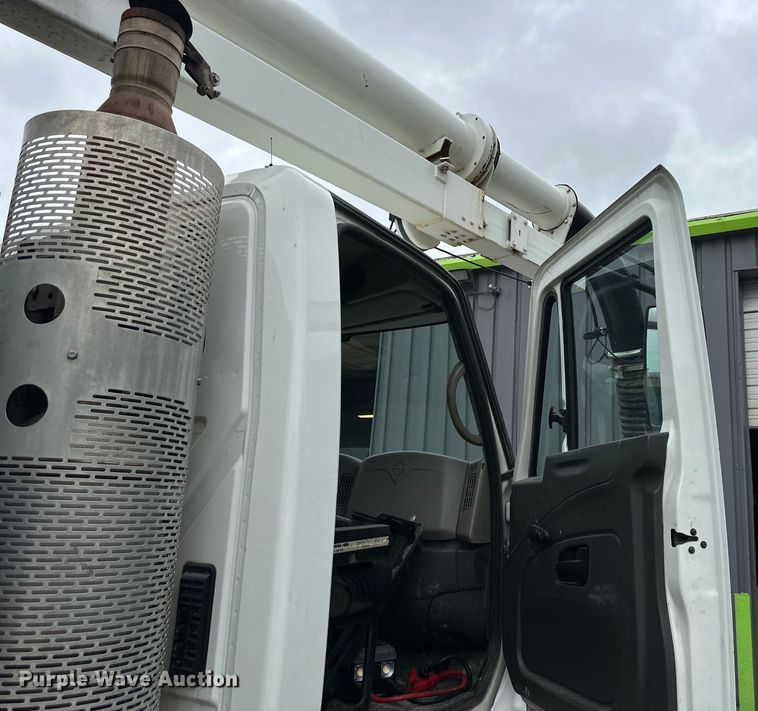 image for item EJ7040 2009 International  Workstar sewer jetter truck