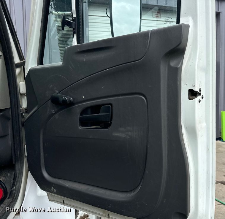 image for item EJ7040 2009 International  Workstar sewer jetter truck