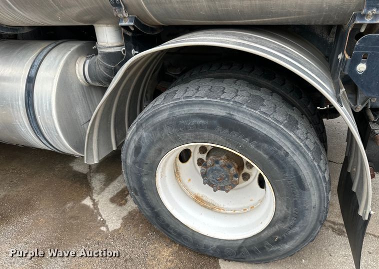 image for item EJ7040 2009 International  Workstar sewer jetter truck