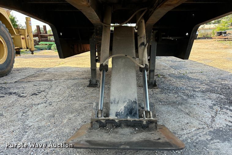 image for item EK3019 2006 Landoll 317 tilt deck equipment trailer