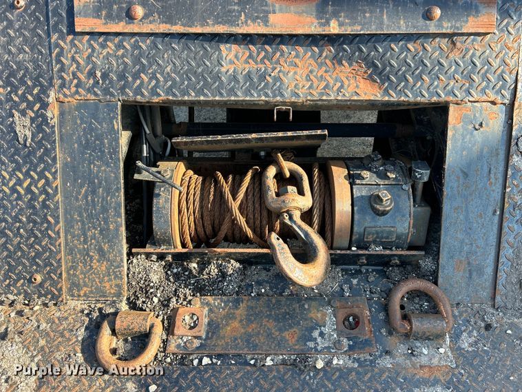 image for item EK3019 2006 Landoll 317 tilt deck equipment trailer