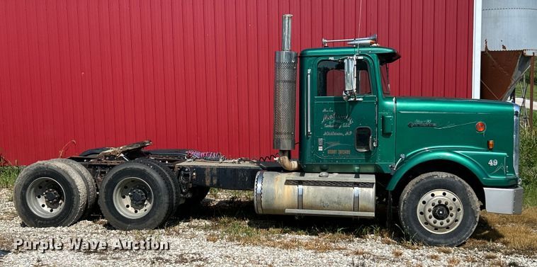 image for item EK3024 1990 International  9300 semi truck