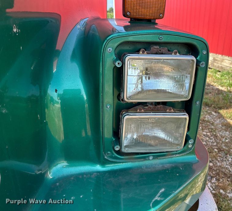 image for item EK3024 1990 International  9300 semi truck