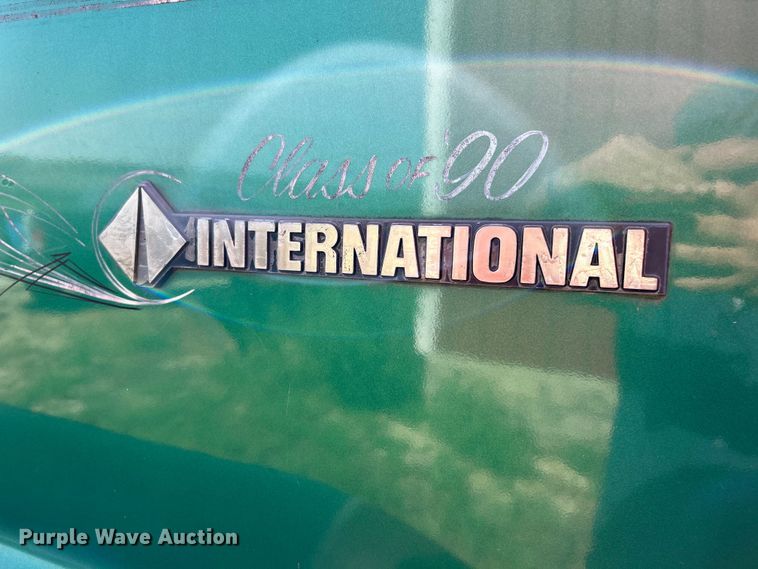 image for item EK3024 1990 International  9300 semi truck