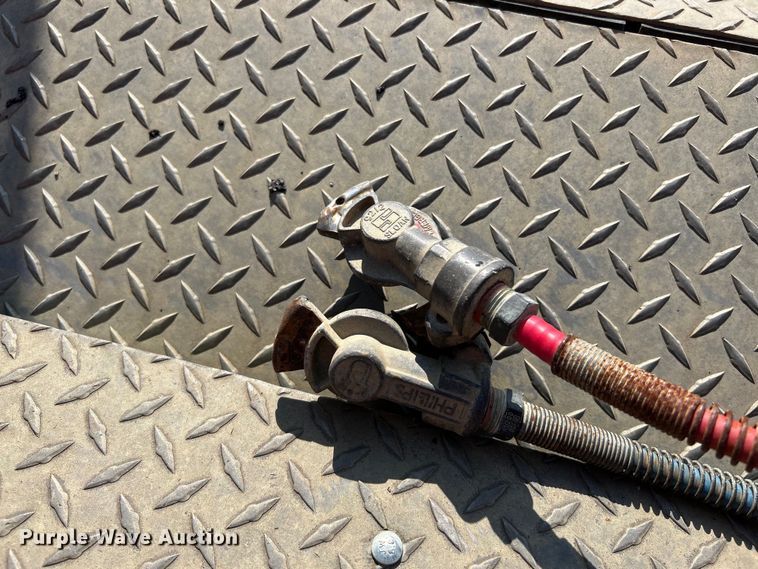 image for item EK3024 1990 International  9300 semi truck