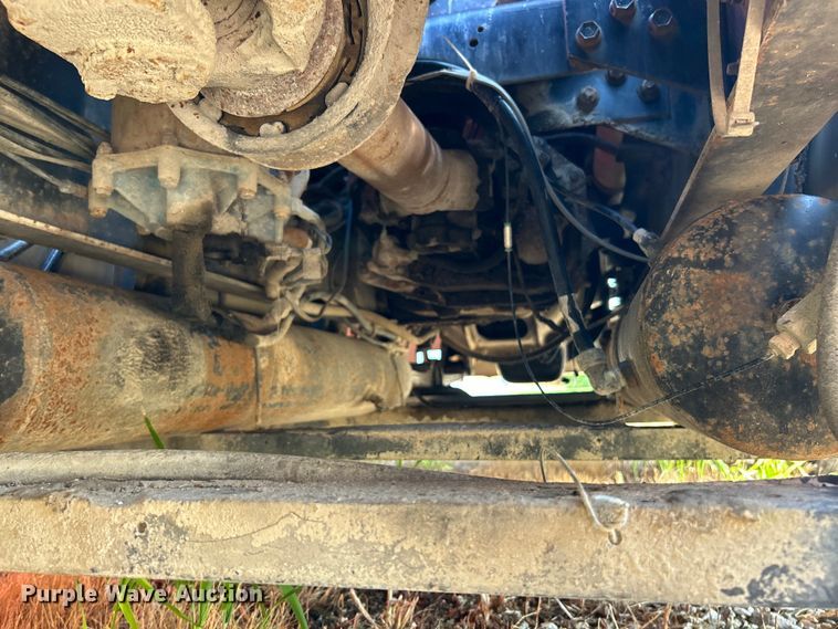 image for item EK3024 1990 International  9300 semi truck