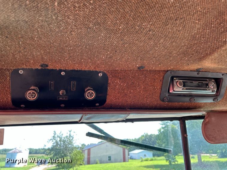 image for item EK3024 1990 International  9300 semi truck