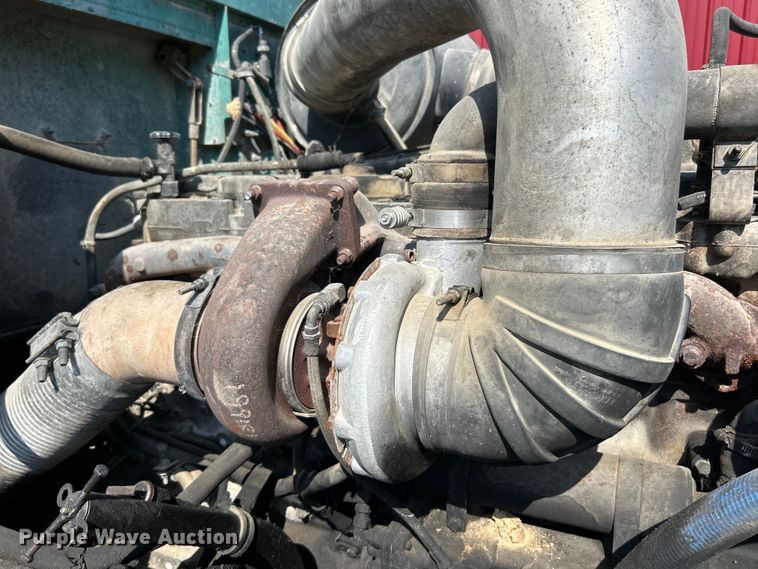 image for item EK3024 1990 International  9300 semi truck