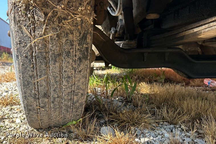 image for item EK3024 1990 International  9300 semi truck