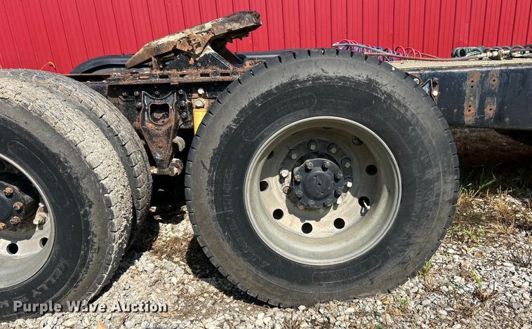 image for item EK3024 1990 International  9300 semi truck