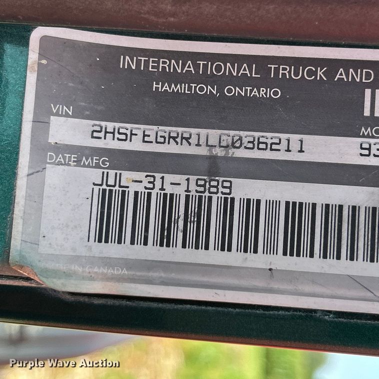 image for item EK3024 1990 International  9300 semi truck