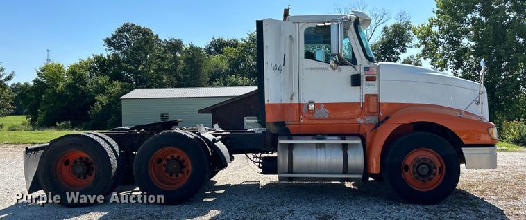 image for item EK4886 2005 International  9400i semi truck