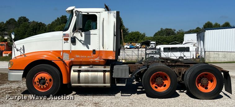 image for item EK4886 2005 International  9400i semi truck