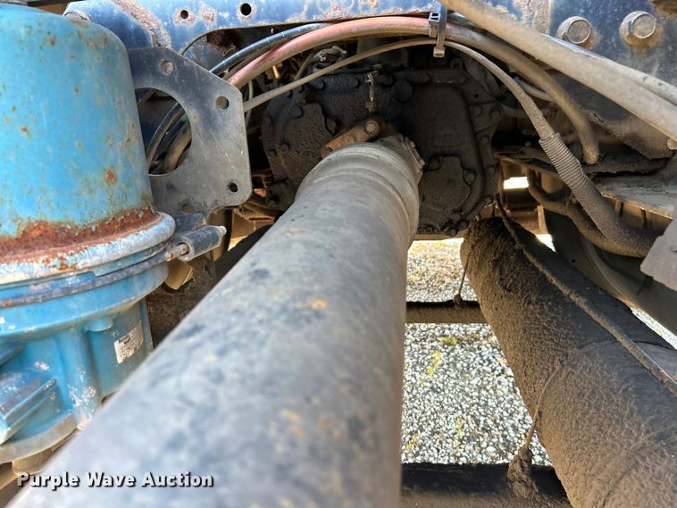 image for item EK4886 2005 International  9400i semi truck