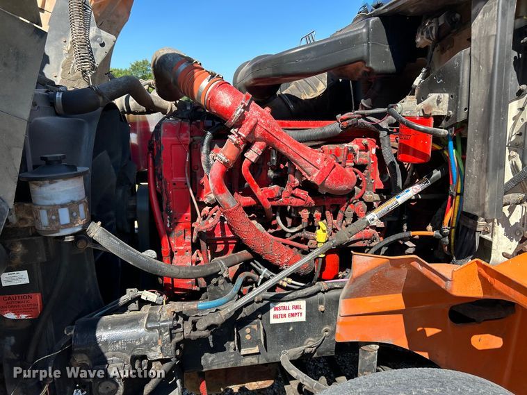 image for item EK4886 2005 International  9400i semi truck