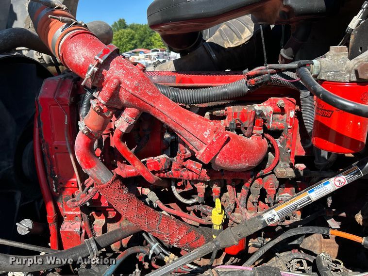 image for item EK4886 2005 International  9400i semi truck