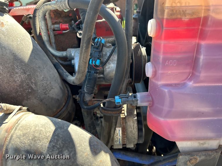 image for item EK4886 2005 International  9400i semi truck