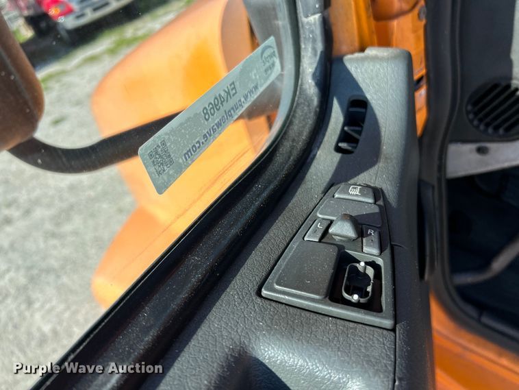 image for item EK4968 2007 Volvo VN semi truck