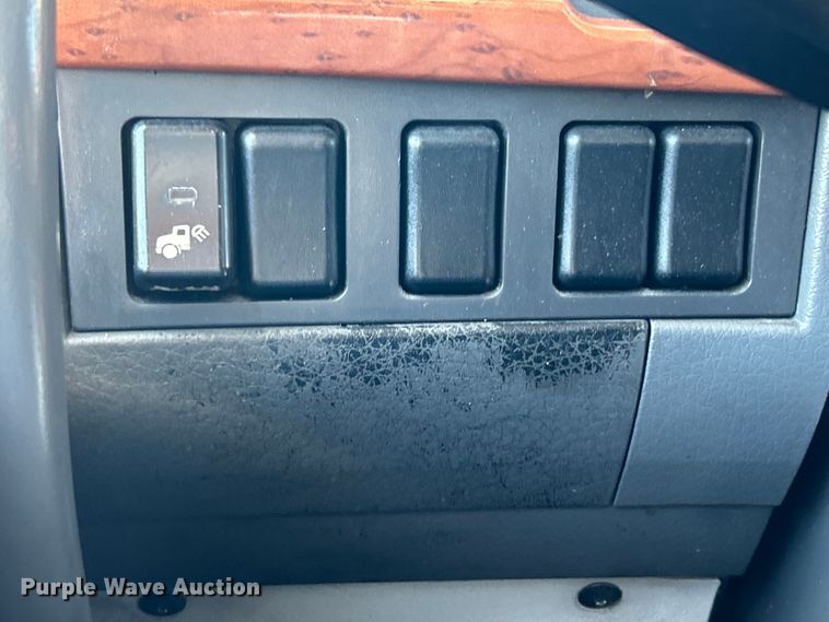 image for item EK4968 2007 Volvo VN semi truck