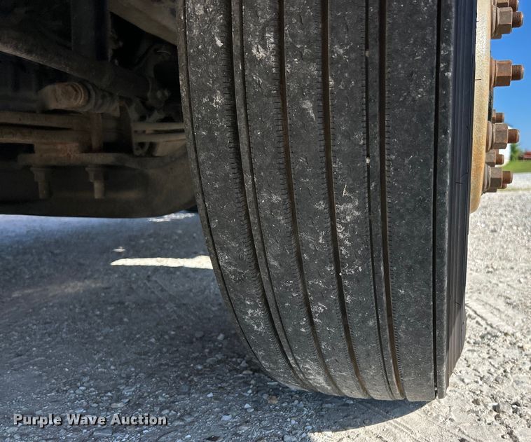 image for item EK4968 2007 Volvo VN semi truck