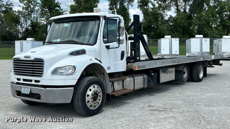 image for item EK4971 2017 Freightliner  Business Class M2 rollback truck