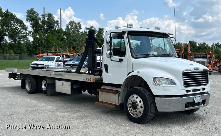 image for item EK4971 2017 Freightliner  Business Class M2 rollback truck