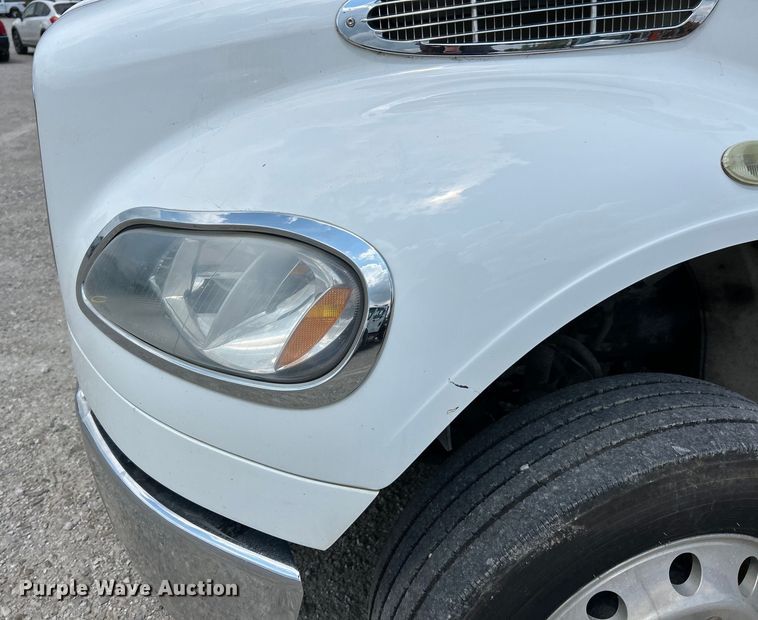 image for item EK4971 2017 Freightliner  Business Class M2 rollback truck