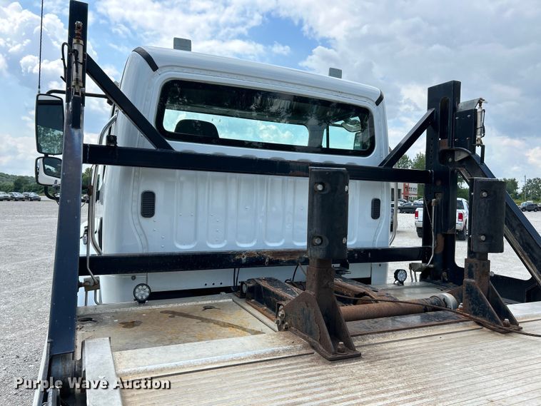 image for item EK4971 2017 Freightliner  Business Class M2 rollback truck